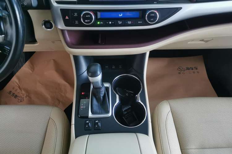 Used Toyota Highlander 2015 2.0T Four-Wheel Drive Luxury Navigation Version with 7 Seats
