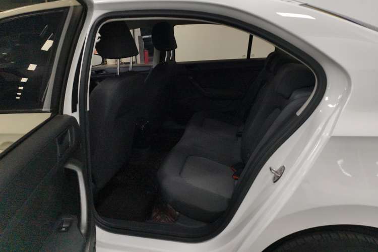 Used Volkswagen Santana 2016 1.6L Manual Fashion Edition
