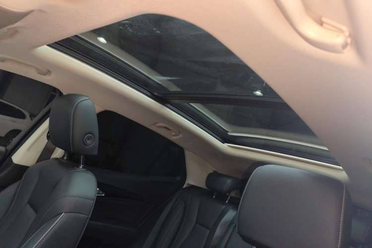 Used Buick Envision 2022 Encore S 552T Two-Wheel-Drive Luxury Model
