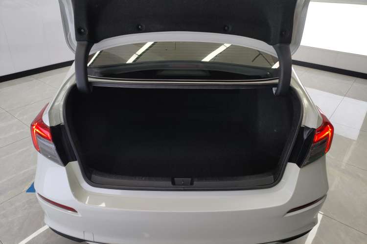 Used Honda Civic 2023 240TURBO CVT Dynamic Edition
