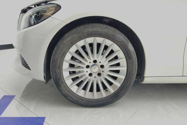 Used Mercedes-Benz C-Class 2015 C 200 L
