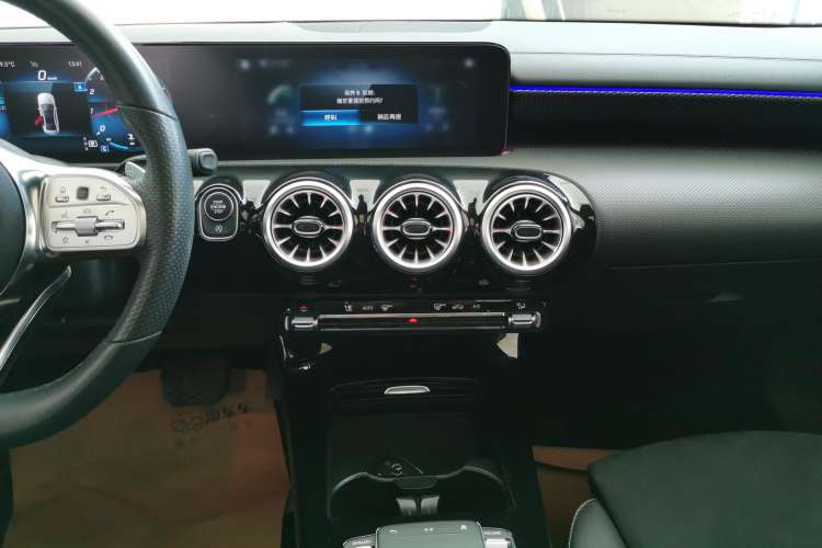 Used Mercedes-Benz A-Class 2022 Second Facelift A 200 L Sport Sedan Fashion Version
