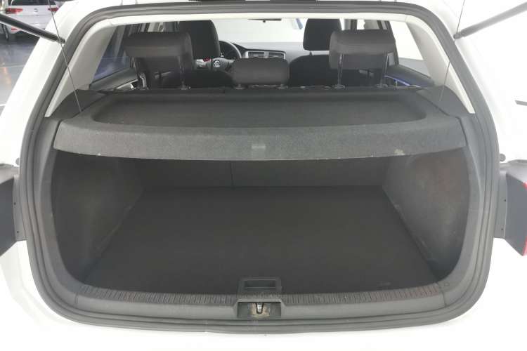 Used Volkswagen Golf 2016 1.6L Automatic Fashion Model