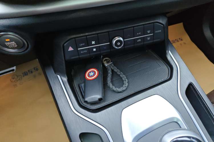 Used Wey VV6 2018 2.0T Two-Wheel-Drive Ultra-Luxury Version China V Standard