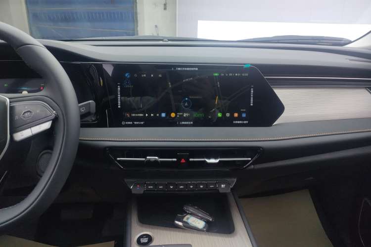 Used Changan X7 PLUS 2024 1.5T Automatic Luxury 7-Seater
