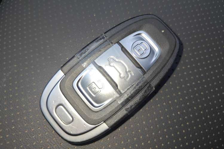 Used Hongqi E-QM5 2023 Base Travel Edition
