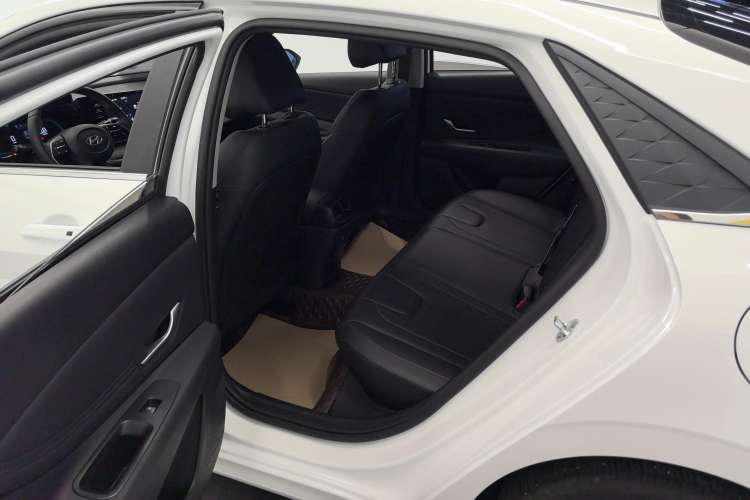 Used Hyundai Elantra 2023 1.5L CVT GLX Elite Edition
