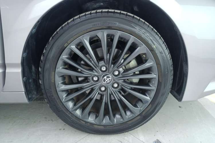 Used Toyota Avalon 2019 2.0L XLE Premium Edition China VI
