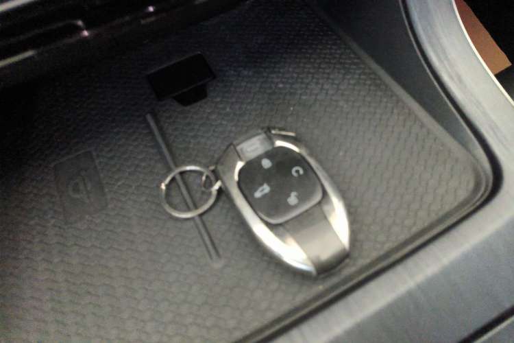 Used GAC Trumpchi GS8 2022 Flagship Series 2.0 TGDI Four-Wheel Drive Luxury Smart Connectivity Version (7 Seats)
