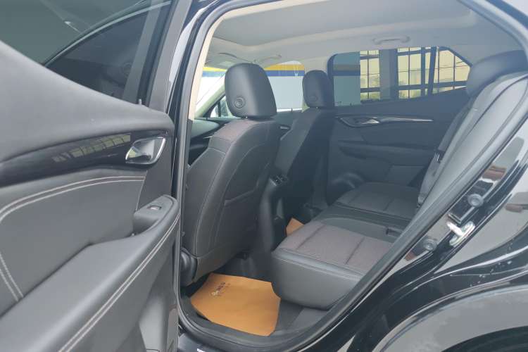 Used Buick Envision 2022 Encore S 552T Two-Wheel Drive Elite Model
