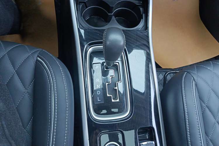 Used Mitsubishi Outlander 2021 2.4L 4x4 Zhi Xiang Edition 7 Seats
