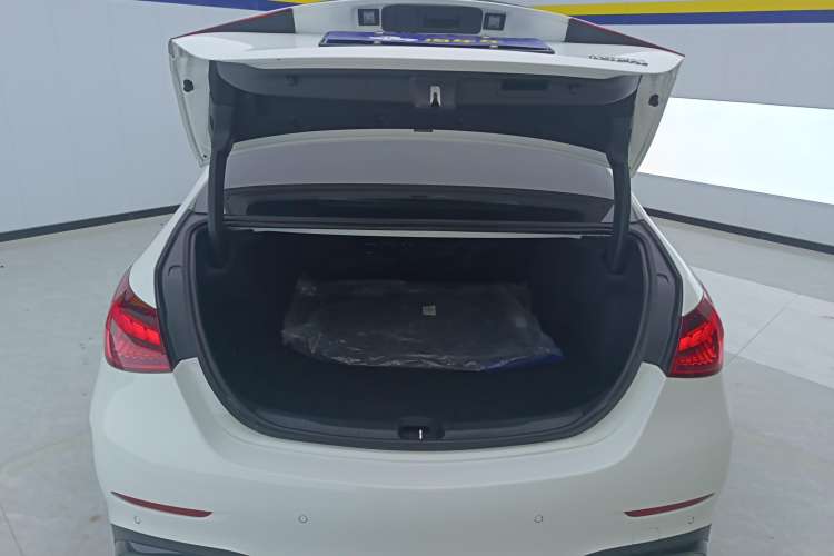 Used Mercedes-Benz C-Class 2024 Facelift C 260 L Night Edition Sport Version
