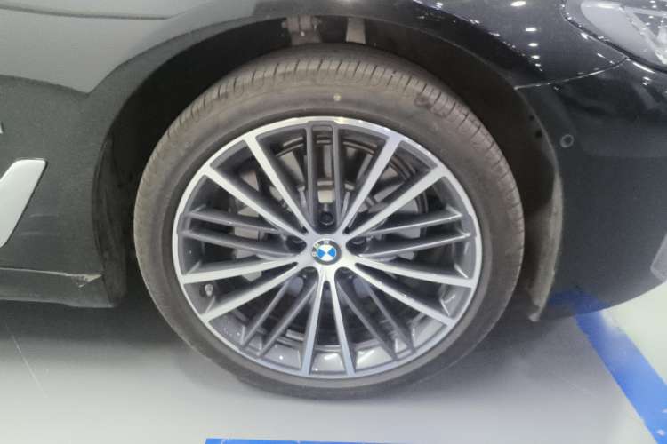 Used BMW 5 Series 2023 530Li Leading Model M Sport Package
