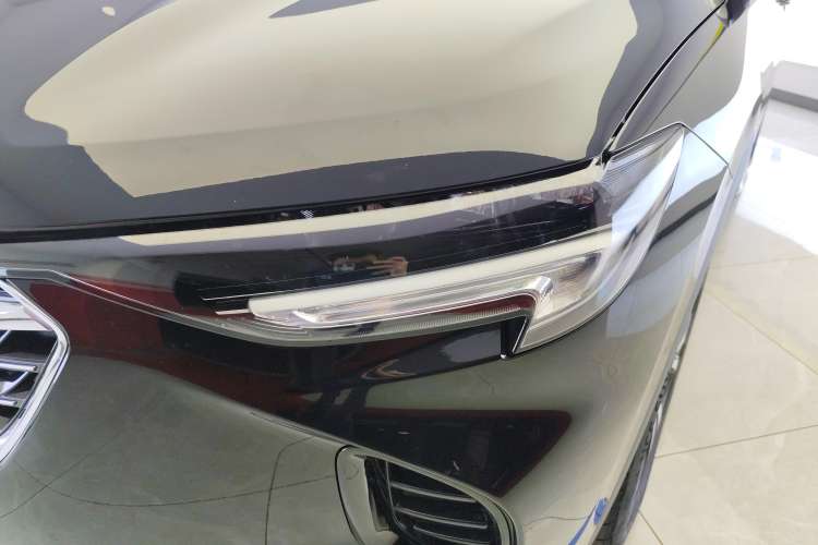 Used Buick Envision 2023 Encore S 552T Two-Wheel Drive Luxury Model
