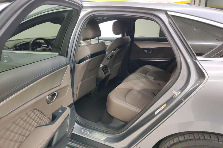 Used BYD Han 2022 DM-i 121KM Prestige Model
