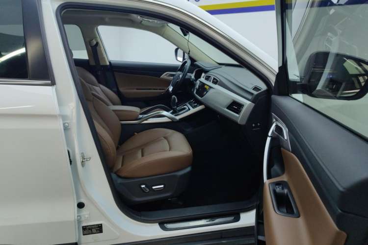 Used Geely Auto Emgrand X7 Sport 2016 1.8TD Automatic ZhiZun Version
