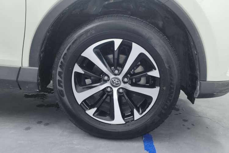 Used Toyota RAV4 2016 2.0L CVT Two-Wheel Drive Smart Edition China V Standard
