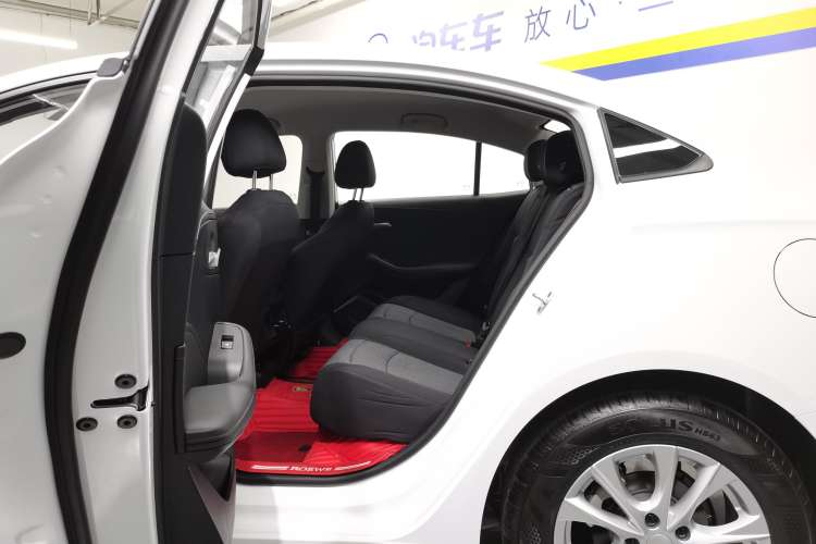 Used Roewe i5 2023 1.5L Manual Comfort Edition
