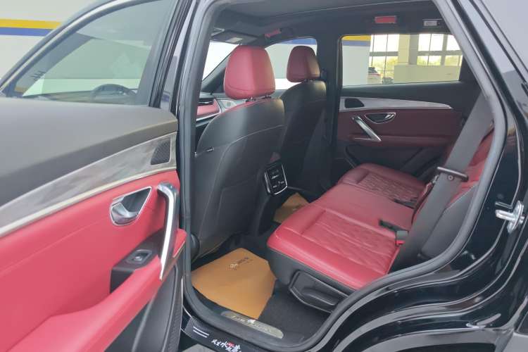 Used Jetour X70 PLUS 2023 1.5T DCT Brave PLUS 5-Seater
