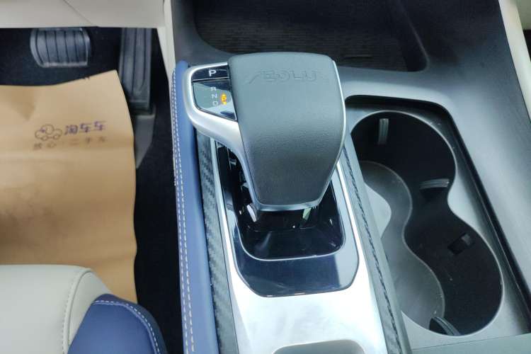 Used Dongfeng Aeolus Huge 2022 Mach Dual-Motor 1.5T MHD Dare-to-Dream Edition
