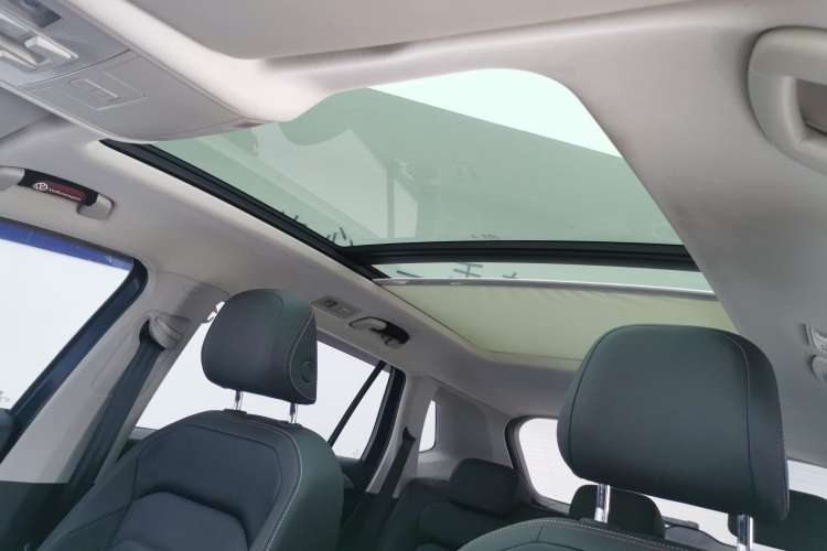 Used Volkswagen Tayron 2020 330TSI Two-Wheel Drive Luxury Smart Connectivity Version
