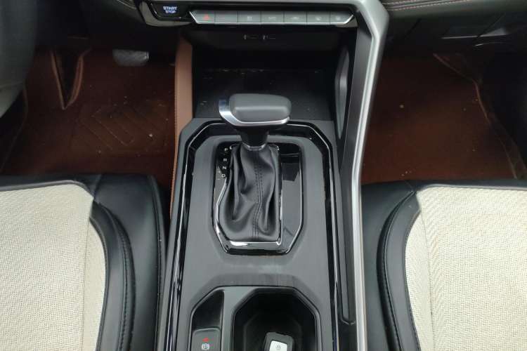 Used Geely Auto Vision X6 2021 PRO 1.4T Automatic Prestige Model
