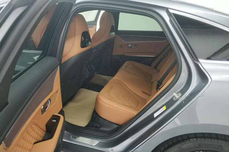 Used BYD Han 2022 DM-i 242km Flagship Model
