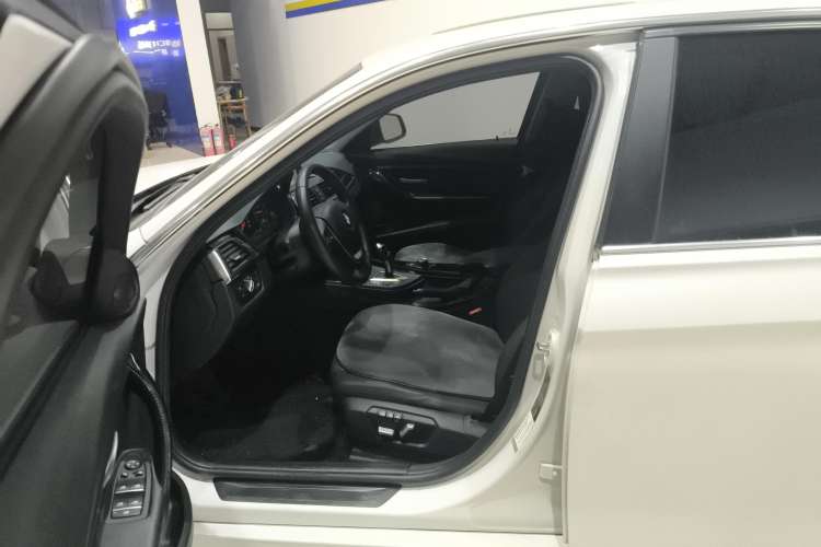 Used BMW 3 Series 2017 320Li Fashion Model
