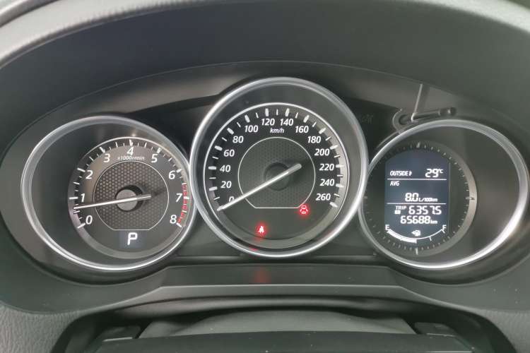 Used Mazda Atenza 2015 2.0L Blue Sky Fashion Edition
