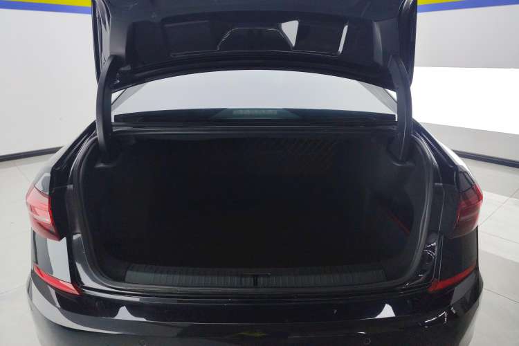 Used Volkswagen Passat 2021 330TSI Luxury Edition
