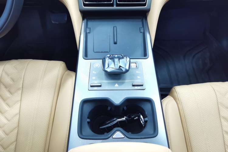 Used BYD Song L DM-i 2024 112 km Beyond Edition
