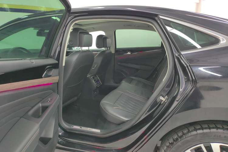 Used Volkswagen Passat 2019 330TSI Luxury Edition China VI Standard