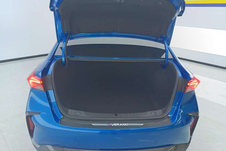 Used Buick Verano 2023 Pro GS Hunter Wind Edition
