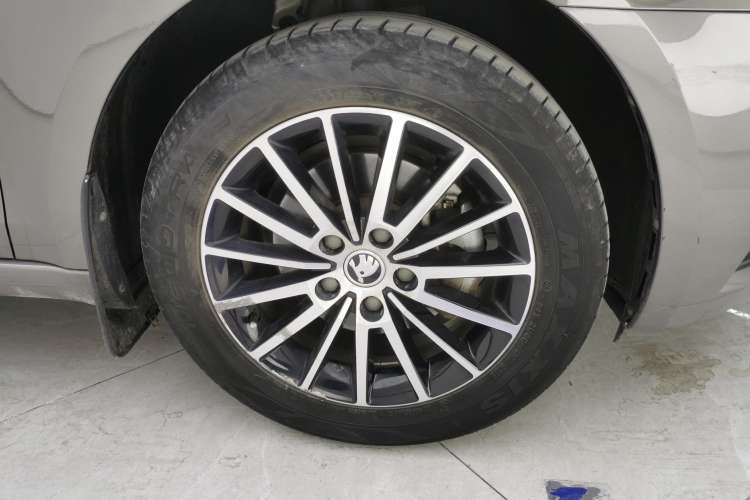 Used Skoda Octavia 2019 1.5L Automatic Smart Drive Luxury Edition China VI Standard
