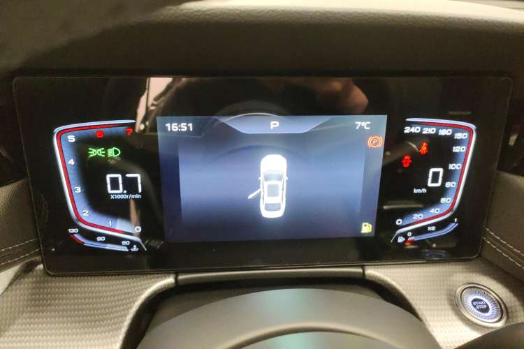 Used Hongqi H5 2024 1.5T DCT Smart Connect Flagship Edition
