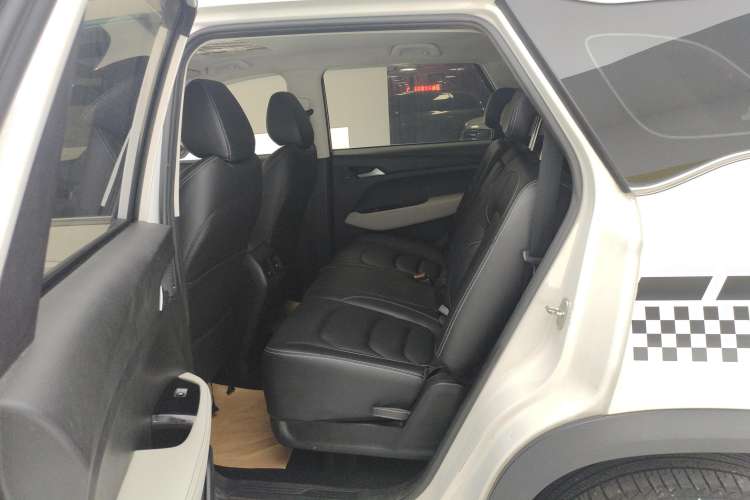 Used Baojun 530 2019 1.5T CVT Luxury Model 7 Seats China V Emission Standard
