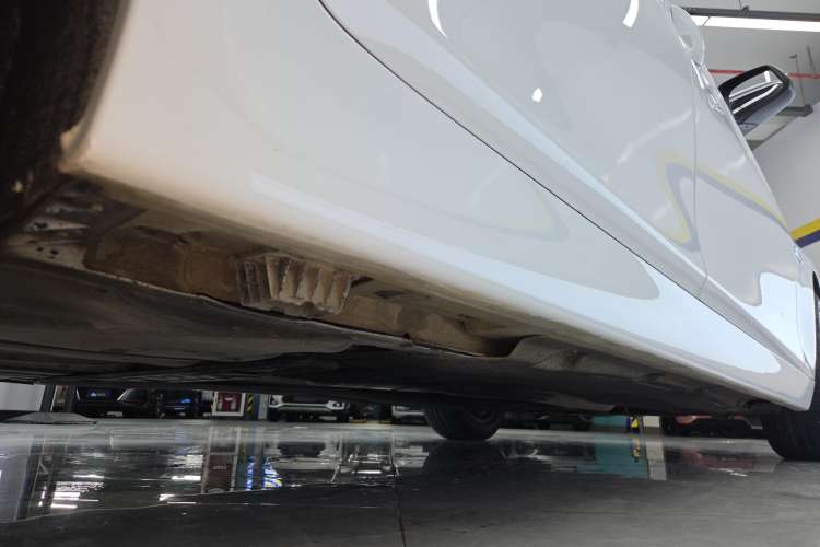 Used BMW 5 Series 2014 525Li Leading Model
