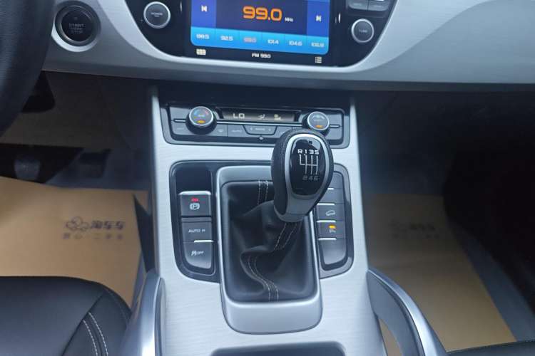 Used Geely Auto Emgrand X7 Sport 2016 2.0L Manual Smart Connect Version
