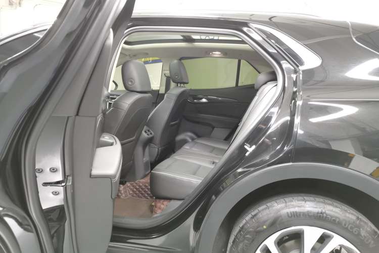 Used Buick Envision 2023 Encore S 552T Two-Wheel Drive Luxury Model
