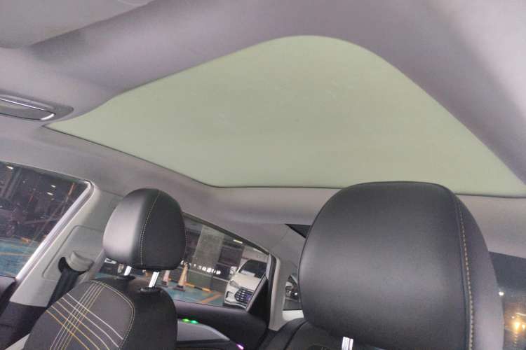 Used Roewe i6 MAX 2020 300TGI Automatic Cool & Stylish Skyroof Edition
