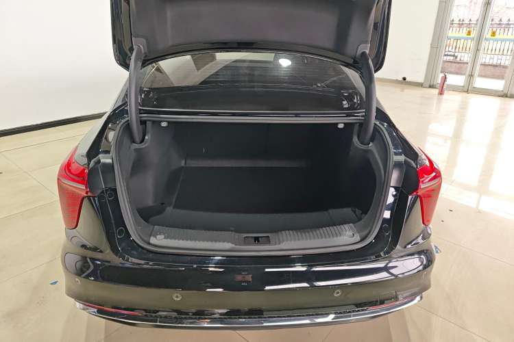 Used Hongqi H5 2023 2.0T Automatic Smart Connect Flagship Edition
