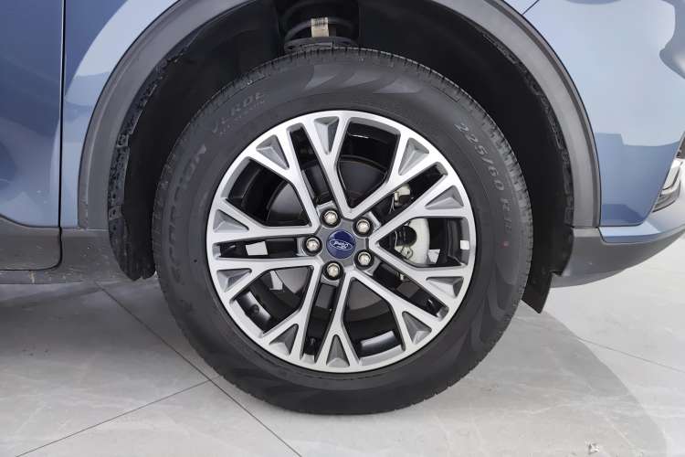 Used Ford Escape 2020 EcoBoost 245 Two-Wheel-Drive Titanium Edition
