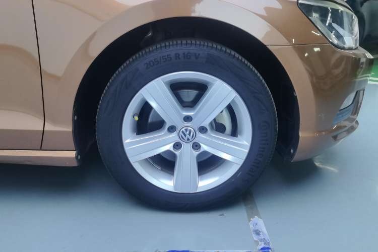 Used Volkswagen Lamando 2017 230TSI DSG Fashion Edition
