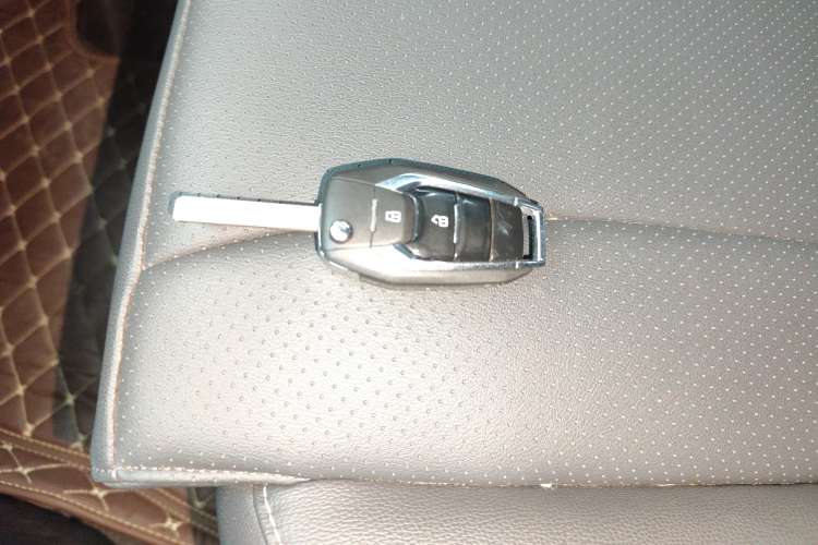 Used SAIC MAXUS G20 2023 Facelifted ES 2.0T Gasoline Automatic Value Edition