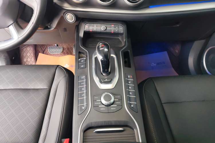 Used Wey VV6 2021 2.0T Two-Wheel Drive Smart Protection+
