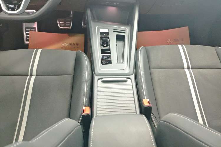 Used Volkswagen Golf 2023 Facelift 280TSI DSG R-Line Lite
