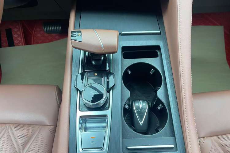 Used Changan CS75 PLUS 2023 3rd Generation 1.5T Automatic Prestige Model
