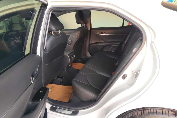 Used Toyota Camry 2019 Revised Version 2.0G Luxury Edition
