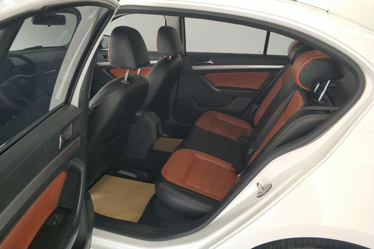 Used Volkswagen Lavida 2017 1.6L Manual Fashion Edition
