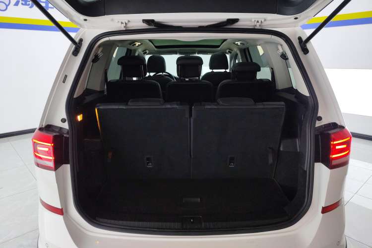 Used Volkswagen Touran 2018 Volkswagen Touran L 280TSI DSG Boundary Edition 7 Seats China VI Standard
